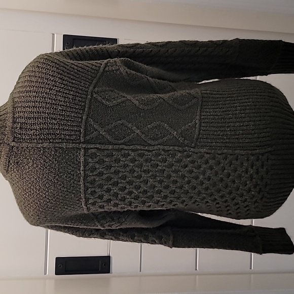 American Eagle Patterened Sweater - Picture 7 of 12